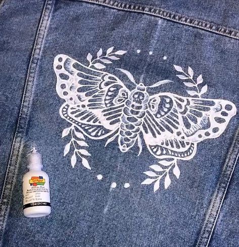 Tela, Diy Jacket Paint, Jean Jacket Back Design, Custom Jean Jacket Diy, Jean Jacket Decorating Ideas, Paint On Denim Jacket, Customized Denim Jacket, Diy Denim Jacket Paint Ideas, Denim Jacket Design Ideas