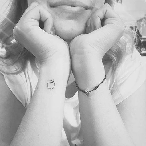 Euphoria Tattoo, Tattoo On The Wrist, Apple Tattoo, Dna Tattoo, Girl Thigh Tattoos, Tattoo Tiny, New York Tattoo, 4 Tattoo, Small Meaningful Tattoos