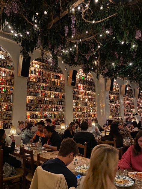 Aesthetic restaurant london italian pizza pasta instagrammable fairy lights cosy goals food plants Pasta Restaurants, Aesthetic Restaurant, Restaurant London, Italian Night, Restaurant Aesthetic, Aesthetic London, London Aesthetic, Pizza Restaurant, Hotel Project