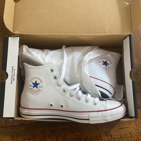 Back To School Converse, White Converse Aesthetic, Cute White Shoes, White Leather Converse, Converse All Star Pink, White Converse Outfits, Converse Aesthetic, Chuck Taylor Shoes, Ankle Sneakers