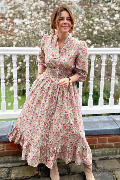 Annabel Champ wears a green/orange Liberty print Elysian Willow Shirt Dress from Ridley London Cotton Frocks For Women, Long Frocks For Women, Simple Frock Design, Long Frock Designs, Casual Frocks, Simple Frocks, Bodycon Evening Dress, Frock For Women, Cotton Long Dress