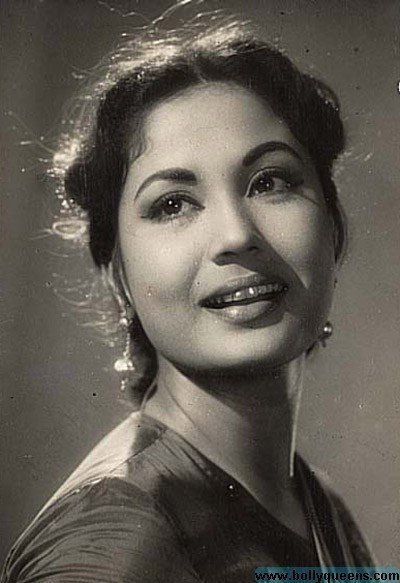 Meena Kumari, Old Film Stars, Bollywood Pictures, Film Icon, Retro Bollywood, Indian Cinema, Vintage Bollywood, Film Stars, Celebrity List