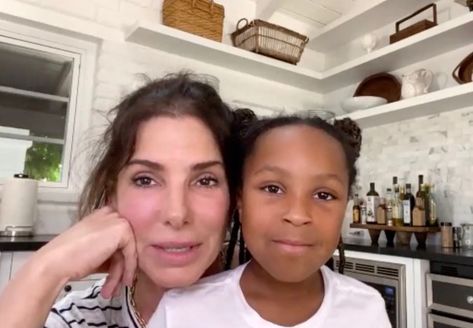 Sandra Bullock Kids, Sandra Bullock Oscar, Tamela Mann, Photo Emma Watson, Nurse Manager, Selena Gomez Photoshoot, Jada Pinkett, Chelsea Handler, Jordyn Woods