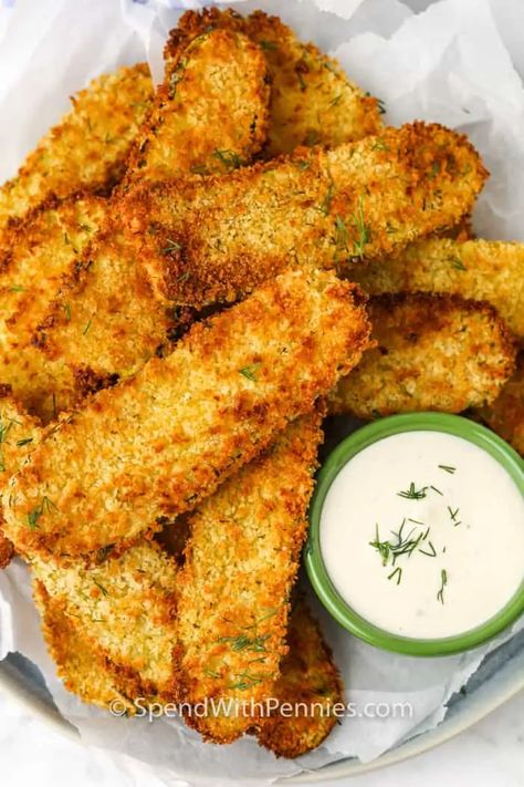 Air fryer fried pickles couldn't be easier to cook. Simple ingredients and a 5 minute frying time, makes crispy browned pickles a simple appetizer worth making! #spendwithpennies #airfryerfriedpickles #friedpickles #appetizer #recipe #easy #panko #keto #simple #homemade Air Fried Pickles, Crispy Dill Pickles, Fried Dill Pickles, Deceptively Delicious, Keto Simple, Deep Fried Pickles, Fried Pickles Recipe, Simple Appetizer, Airfryer Recipes