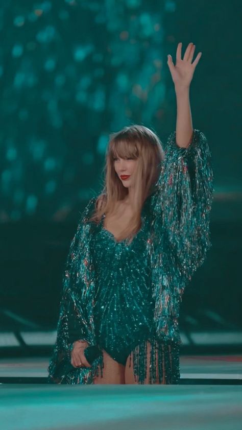 Karma Taylor Swift the era’s tour Taylor Swift Vma 2023, Taylor Swift Taylor Swift Era, Taylor Swift 0.5 Photos, Best Eras Tour Outfits, Taylor Swift Vmas 2023, Taylor Swift Eras Tour Pictures, Taylor Swift Wallpaper Eras Tour, Taylor Swift Recent, Eras Tour Photos