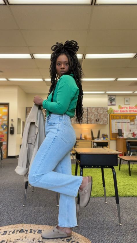 Teacher Fashion High School, Young Teacher Outfits High School, Teacher Outfits Black Women, Funky Outfits For Women, High School Teacher Outfits, Teacher Appropriate Outfits, School Teacher Outfits, Teacher Swag, Young Teacher Outfits