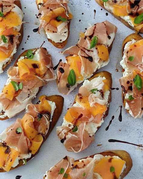 Parma Ham And Melon, Melon And Parma Ham, Ham And Melon, Flavour Combinations, Ricotta Toast, Fast Dinner, Fast Dinner Recipes, Parma Ham, Fresh Peaches