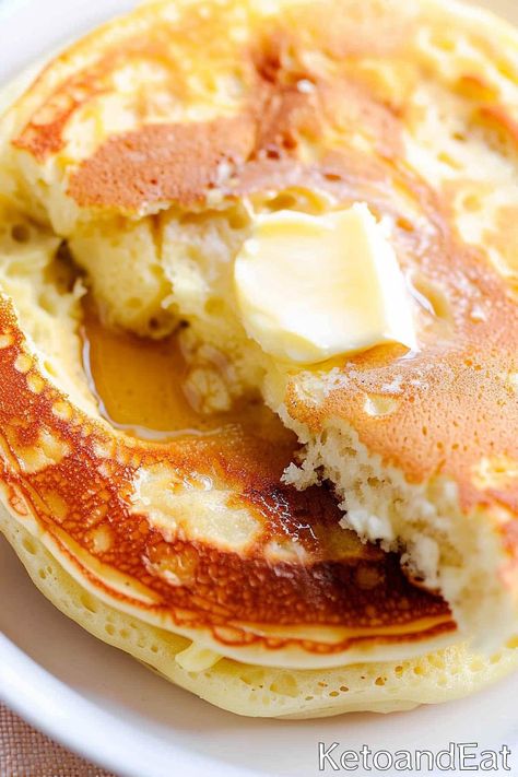 Low Carb Cream Cheese Pancakes Keto Cream Cheese Pancakes, Best Keto Pancakes, Pancakes Fluffy, Keto Cream Cheese, Cream Cheese Pancakes, Low Carb Pancakes, Desserts Keto, Keto Cream, Cheese Pancakes