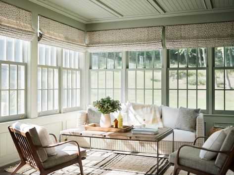 Farmhouse Sunroom Ideas, Modern Farmhouse Sunroom, Farmhouse Sunroom, Sunroom Makeover, Four Seasons Room, Sunroom Decorating, Farmhouse Renovation, Sunroom Designs, Florida Room