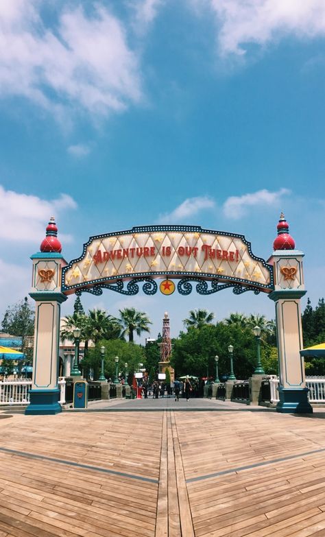 #pixarpier #up #adventureisoutthere #pier #disney #disneyland Cottage Layout, Disneyland Entrance, Pixar Pier, Landscape Architecture Diagram, Disneyland California Adventure, Disney Photo Ideas, Yearbook Ideas, Disney Photography, Disneyland California