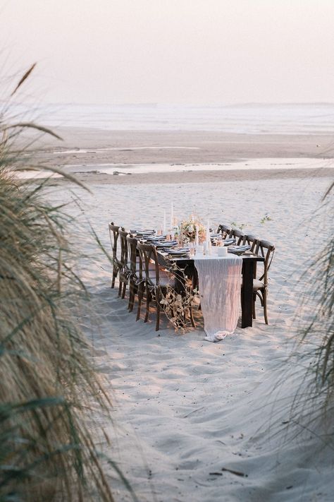 Earthtone Ethereal Beach shoot | Best Wedding Blog Strand Shoot, Beach Elopement Ceremony, Cannon Beach Wedding, Groom Shots, Beach Elopement Ideas, Intimate Elopement Ideas, Coastal Elopement, Coastal Wedding Inspiration, Small Beach Weddings