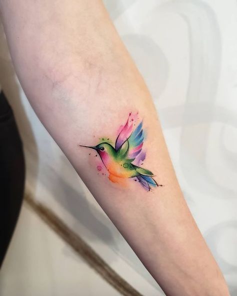 Tattoo Flamingo, Colorful Bird Tattoos, Small Hummingbird Tattoo, Butterfly Tattoos Images, Colour Tattoo For Women, Tiny Wrist Tattoos, Rainbow Tattoos, Pieces Tattoo, Geniale Tattoos