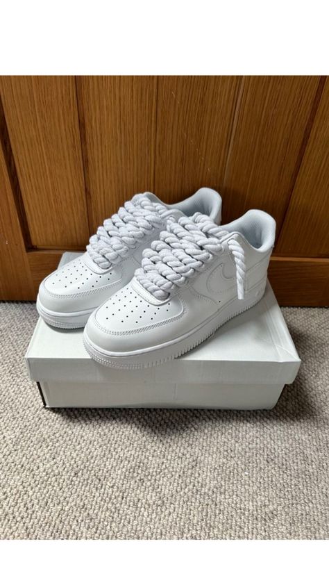 Rope Lace Airforce 1, Big Laces Shoes, Lace Air Force 1, Air Force Fits, Customized Air Force 1, Nike Sport Shoes, Af1 Outfit, Forces Outfit, White Forces