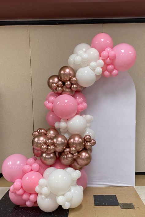 Rose Gold Pink Balloon Garland, Pink Rose Gold And White Balloons, Pink And Rose Gold Balloon Arch, White Pink And Gold Birthday Decorations, Pink Backdrop With Balloons, Pink Balloons Arch, Pink Garland Balloon, Rose Gold Balloon Decorations, Backdrop With Chair