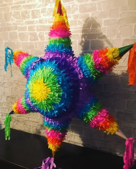 Diy Star Pinata, Mexican Star Pinata, Pinata Designs Ideas, Pinata Design, Mexican Piñatas, Mexican Pinata, Star Pinata, Piñata Ideas, Diy Pinata