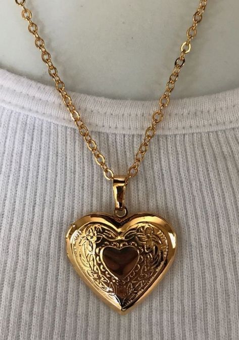 Mixing Metals, Gold Heart Locket, Heart Locket Necklace, Dope Jewelry, 문신 디자인, Jewelry Lookbook, Chic Accessories, Heart Locket, Girly Jewelry