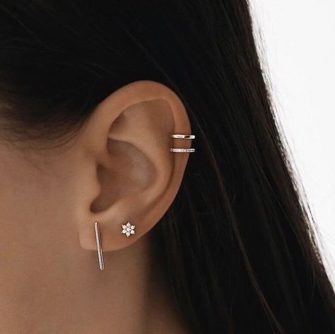 Ušný Piercing, Ear Peircings, Armband Tattoos, Helix Piercings, Septum Piercings, Cool Ear Piercings, Pretty Ear Piercings, Cute Ear Piercings, Cute Piercings