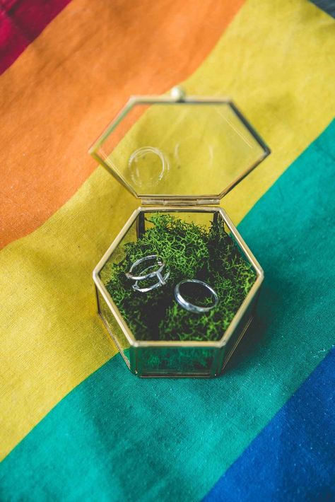 Lgbtq Wedding Rings, Queer Wedding Reception, Queer Forest Wedding, Queer Wedding Aesthetic, Neurodivergent Wedding, Sapphic Wedding Ideas, Wlw Wedding Ideas, Queer Wedding Ideas, Gay Wedding Ideas Decor