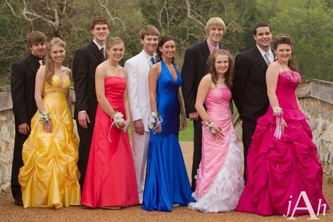 Prom 2000s, 2000s Prom, 2000s Core, Auction Themes, Prom Birthday, Prom 2024, Girls Night Party, Prom Photos, Senior Prom