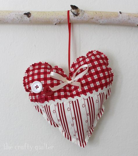 Quilted Heart Tutorial @ The Crafty Quilter includes a printable template for two heart sizes. This is a quick and easy project to add a charming touch to your decor and it makes a great gift! I Found A Quilted Heart, Heart Tutorial, Glass Half Full, Heart Quilt Pattern, Heart Pillows, Patchwork Heart, Heart Projects, Diy Valentines Decorations, Valentine Projects