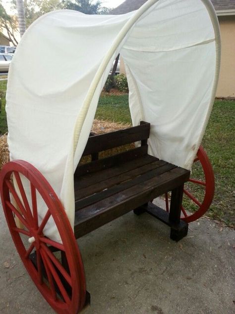 Diy Covered Wagon, Country Western Parties, Cowboy Theme Party, Wild West Theme, Wild West Party, Country Party, Cowboy Birthday Party, Western Birthday, Barn Dance