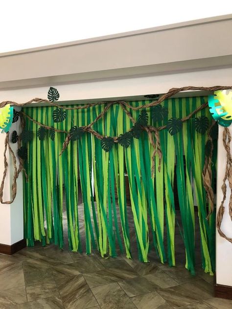 Green Theme Birthday, Dora Birthday Party Ideas, Dora Birthday Party, Dora Birthday, Crepe Streamers, Backdrop Decor, Jungle Leaves, Candy Land Christmas, Candy Land