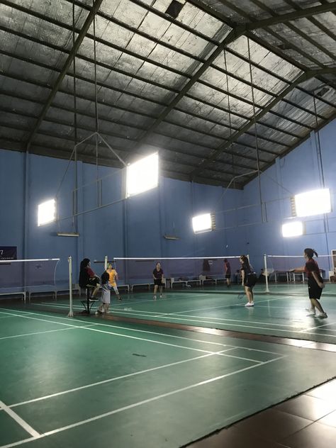 Badminton Aesthetic Boy, Badminton Court Aesthetic, Coca Cola Pictures, Badminton Pictures, Badminton Team, Court Pictures, Badminton Photos, Good Night Story, Funny Quotes Tumblr