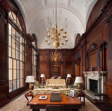 Classic Interior, Architectural Digest, Banqueting House, English Country House, Design Hotel, Buckingham Palace, House Inspo, Hotel Reviews, My Dream Home