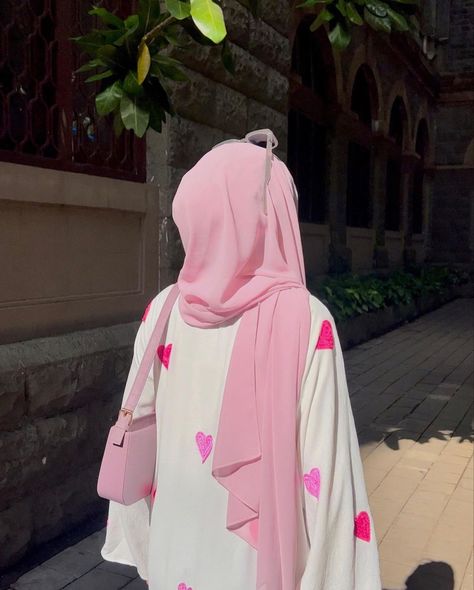 Girls Dpz Stylish, Pink Hijab, Hijab Dp, Abaya Design, Hijab Abaya, Embroidery Fashion Detail, Butterfly Quotes, Modest Fashion Hijab, Stylish Aesthetic