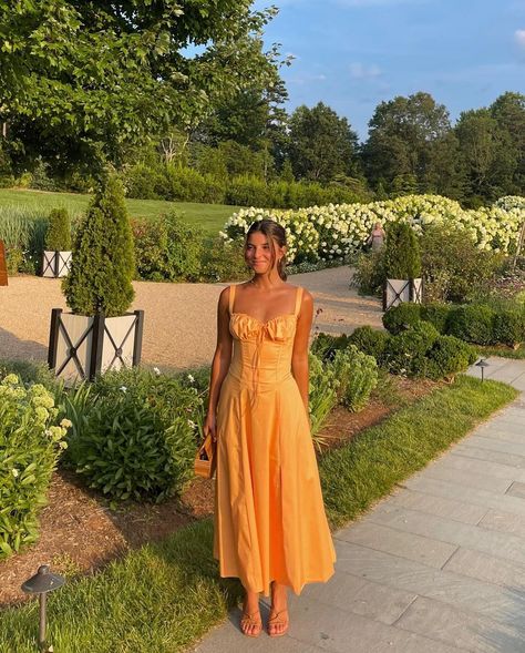 Viviane Audi | some favorite wedding guest / dressed-up looks ✨ #weddingguestdress #weddingguests #formaldresses #cocktaildresses | Instagram Grey Dress Outfit, Short Hair Outfits, Blue Dress Outfits, Sundress Outfit, Orange Midi Dress, Summer Party Outfit, Brunch Dress, Outfit Wedding Guest, Black Dress Outfits