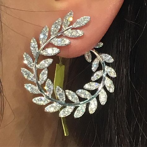 Joey Hamra (@hamradiamonds) on Instagram:  Beautiful new leaf earrings. Jewelry Design Earrings, Fancy Jewellery, Fashion Jewelry Earrings, Girly Jewelry, Cuff Earrings, Stylish Jewelry, Bridesmaid Earrings, Bridesmaid Jewelry, Ear Jewelry