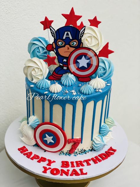 Cake Designs Superhero, Superhero Buttercream Cake, Captain America Cake Ideas, Capitan America Cake, Captain America Cake Design, Avengers Cake Design, Avengers Birthday Cake, Captain America Birthday Cake, Captain America Birthday Party