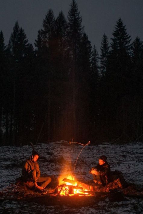 What is a Colorado Campfire #colorado #campfire #camping #travel #placestravel #places #beautyplaces #magicplaces #placestotravel #placestotravelintheus #placestotravelto #placestotraveltoinfebruary #placetotraveltropical #placestotravelbeautiful #placestotravelling #placestotraveler #placestogo #placetotravel #placestotravelonabudget Fairy Quilt, Fire Tiger, Magic Places, Camping Inspiration, Camping Photography, Fire Photography, Sleeping Under The Stars, Winter Camping, Watch Tower