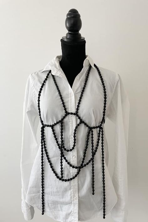 Pearl Harness Outfit, Beaded Harness Diy, Bead Harness, Beaded Harness, Pearl Harness, Body Shein, Body Harness Jewelry, Distressed Outfit, Harness Outfit