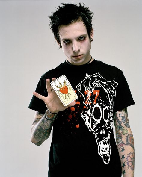 When I was 13 this man was my first celebrity crush. Why? Well because of his love for Tim Burton, his amazing artistic ability, he's gorgeous, is in one of my favorite bands (Good Charlotte), great personality (from what I've seen in interviews) and to me he was like the living Jack Skellington in a way. <3 Charlotte Tattoo, Billy Martin, Forward Helix Piercing, Good Charlotte, G Hair, Facial Tattoos, Piercing Nose, Jet Black Hair, Black Hair Extensions