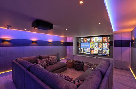20 Well-Designed Contemporary Home Cinema Ideas for the Basement Home Theater Lighting, Cinema Idea, Ruang Tv, Small Home Theaters, Movie Theater Rooms, Home Theater Room Design, Bilik Idaman, Karaoke Room, Basement Home Theater