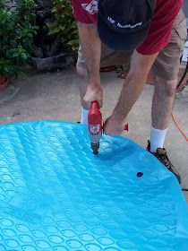 It's a Dog's Life: How-to Make a Kiddie Pool Garden Kiddie Pool Garden, Plastic Kids Pool, Pool Planters, Plastic Swimming Pool, Cheap Raised Garden Beds, Raised Garden Beds Diy Vegetables, Preschool Garden, Garden Prepping, Children Swimming Pool