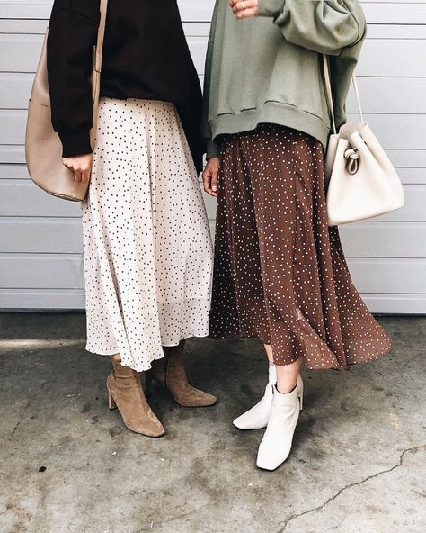 Modest Clothing, Midi Skirts, Rok Outfit, Stile Hijab, Polka Dot Midi Skirt, Hijabi Outfits Casual, Ținută Casual, Modieuze Outfits, Mode Hijab