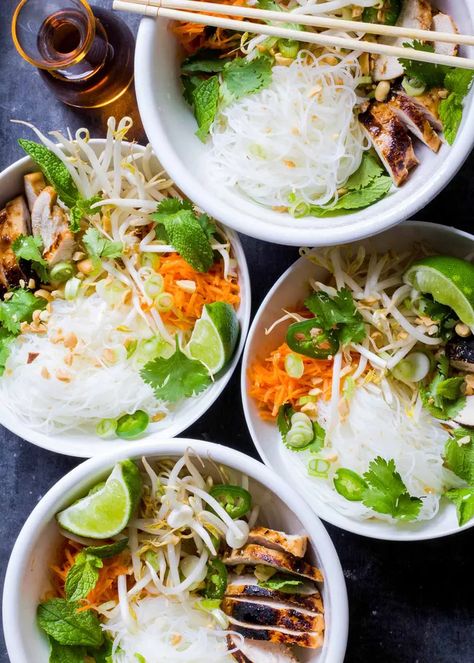 Vietnamese-Style Noodle Bowls with Chicken Recipe Dinner Vietnamese, Vietnamese Noodle Bowl, Asian Plates, Bowls With Chicken, Rice Vinegar Dressing, Vermicelli Rice Noodles, Meal In A Bowl, Vermicelli Rice, Bowl Ingredients