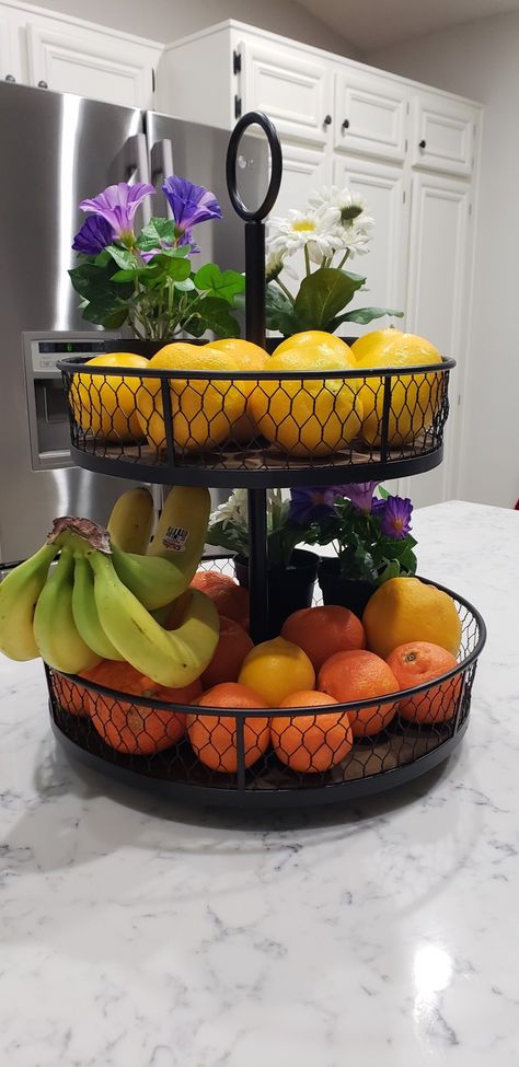 Colorful fruit basket idea Fruit Organization Counter Space, Fruit In Kitchen Display, Bowl For Fruit On Counter, Tiered Fruit Bowl, Kitchen Counter Fruit Display, Fruit Basket Ideas Kitchen Counter, Fruit On Counter Ideas, Fruit Bowl Display Kitchen Counter Space, Fruit Bowl Ideas Decor Counter Space