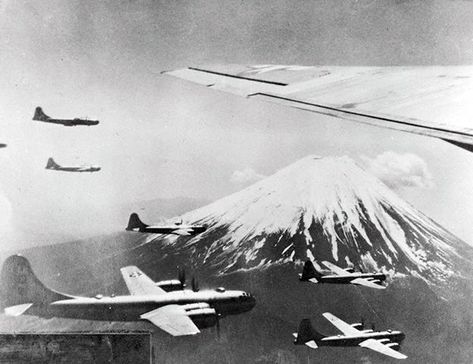 B29 Superfortress, Mount Fuji Japan, Monte Fuji, Ww2 Planes, Air Raid, Mt Fuji, Wwii Aircraft, Ww2 Aircraft, Mount Fuji