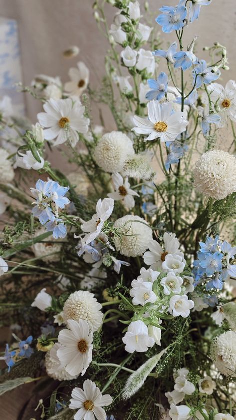 Elegant Blue Baby Shower Ideas, April Baby Boy Shower Ideas, Blue Flower Birthday Party, Baby Boy Spring Baby Shower Ideas, Flowers For Baby Shower Boy, Baby Shower Boy Flowers, Blue And Green Baby Shower Ideas Boys, Baby Shower Themes Boy Spring, Baby Boy Shower Flowers