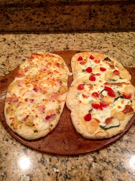 Flatbread Pizza Recipe, Flatbread Dough, Homemade Flatbread, No Yeast Bread, Flatbread Recipe, Flatbread Recipes, Flatbread Pizza, Pizza Recipes Dough, Pizza Recipe