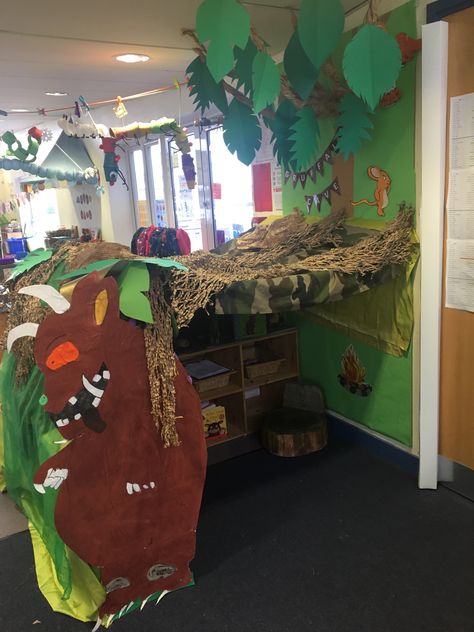 The Gruffalo Book, Gruffalo Activities, Winter Animal Crafts, Book Area, Role Play Areas, Preschool Art Projects, Eyfs Activities, The Gruffalo, Book Corners