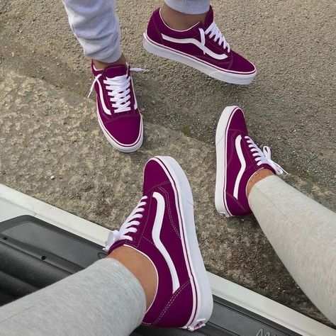 Sneakers Head, Vans Shoes Fashion, Cute Vans, Sneaker Outfits, Sneakers Fashion Outfits, Snap Chat, Shoes Vans, Cute Sneakers, Fresh Shoes