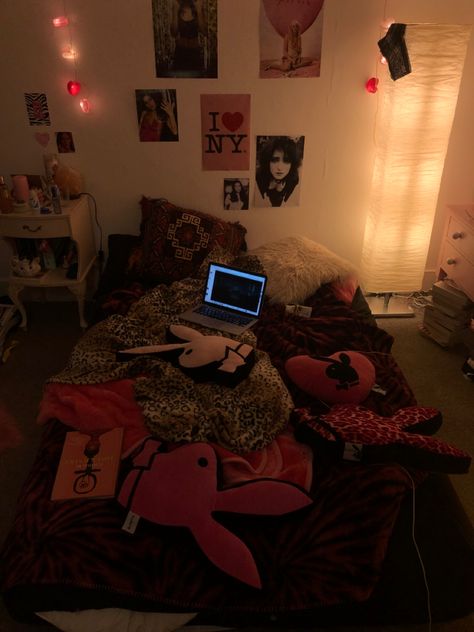 Mcbling Room Decor, Trashy Room, 2000s Room Decor Grunge, Chav Bedroom, Mcbling Room Aesthetic, Trashy Y2k Room, Bedroom Ideas Y2k, Mcbling Room, Emo Room Inspo 2000s