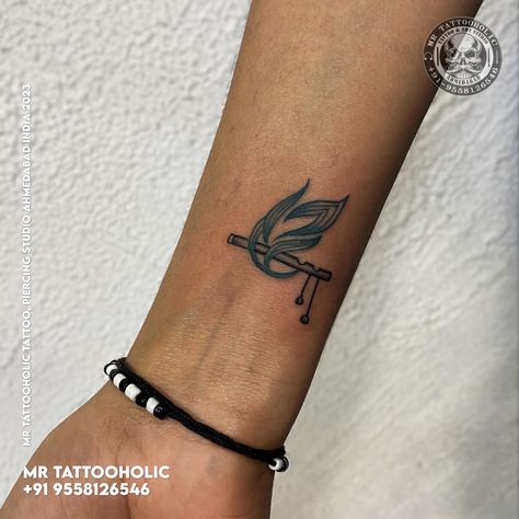 Any Tattoo & Tattoo Removal-Piercing inquiry 🧿 📱Call:- 9558126546 🟢Whatsapp:- 9558126546 ________________ #krishnatattoo #lordkrishna #peacockfeathertattoo #feathertattoo #flutetattoo #bansuri #smalltattoo #cutetattoo #girltattoo #girlstattoos #mrtattooholic #ahmedabad #ahmedabadtattoo #ahmedabadtattoostudio #tattooartistinahmedabad #tattooartist #tattoostudio #tattooshop #tattoodesign #tattooartwork #finelinetattoo #besttattoos #artistsoninstagram #artistic #ink #tattoolife #krishnasy Peacock Tattoo, Bansuri Tattoo, Flute Tattoo, Any Tattoo, Infinity Symbol Tattoo, Krishna Tattoo, Peacock Feather Tattoo, Symbol Tattoo, Classy Tattoos