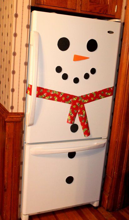 Turn your refrigerator into a snowman with Hands On: As We Grow Diy Schneemann, Jul Diy, Christmas Sweater Party, Christmas Hacks, Diy Christmas Decorations, Ugly Christmas Sweater Party, Snowman Crafts, Noel Christmas, Christmas Deco