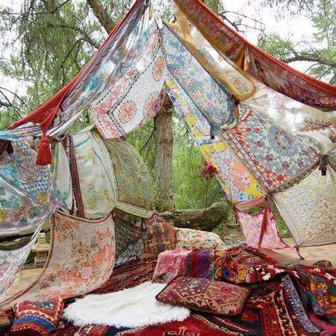 Boho Tent, Lookbook Shoot, Bohemian Bedroom Decor, Deco Boheme, Bohemian Bedroom, Closer To Nature, Summer Dream, Summer Picnic, Dream House Decor