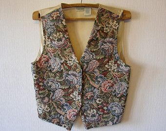 Vintage Waistcoat Woman, Waistcoat Over Dress, Flower Vest Outfit, Vintage Waistcoat Outfit, 70s Waistcoat Outfit, Cottagecore Waistcoat, Womens Waistcoat Outfit, Waistcoat Aesthetic, 70s Waistcoat